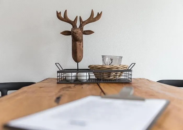 Lucia Whg 3 アパート